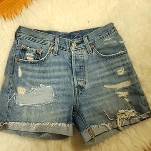 Levi 501 cut off shorts